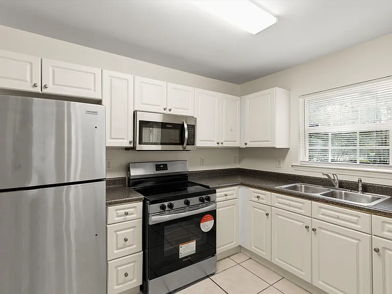 735 Putnam Dr #2 — Photo 11