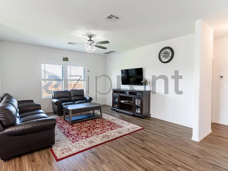 1600 Cobblecrest Ln — Photo 3