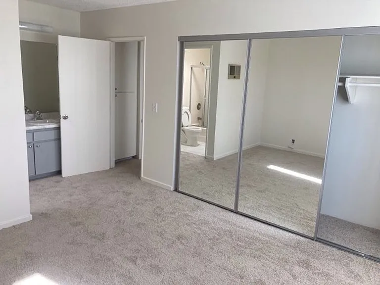 4189 Monroe Ave — Photo 22