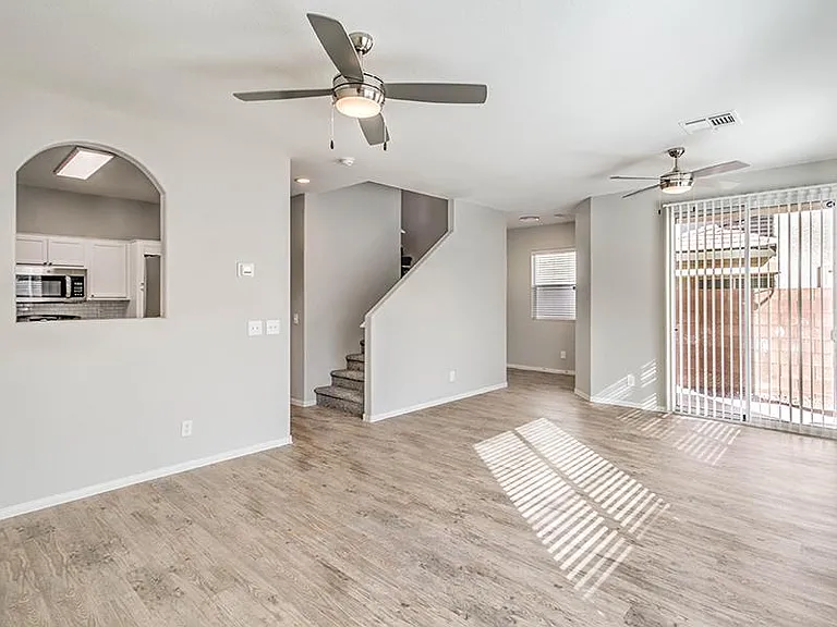 Suncrest Townhomes — Photo 5