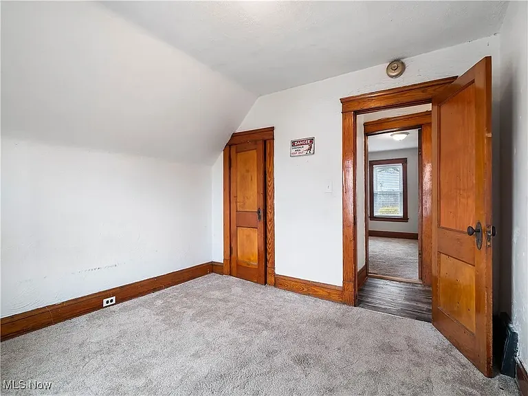 1821 Kenneth Ave — Photo 11