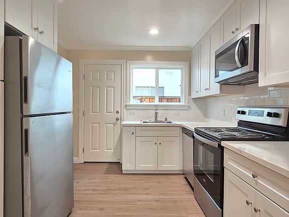 2nd image of 280 Waverley St APT 2