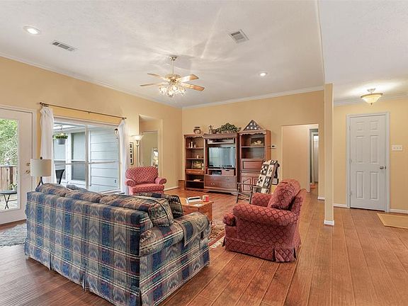 3rd image of 12401 Pegasus Dr