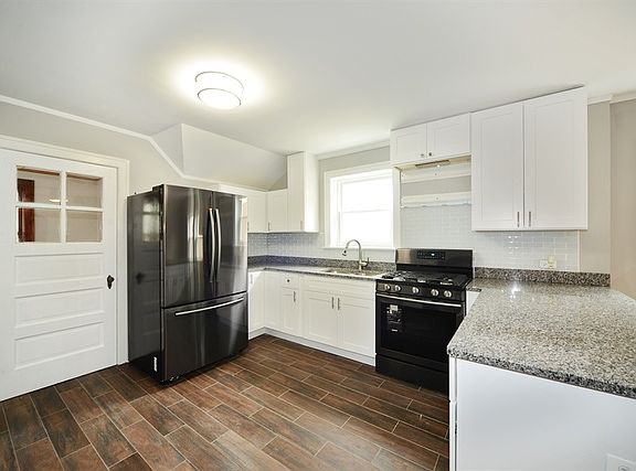 3rd image of 2319 N Oak Park Ave