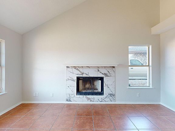 5th image of 4549 Loma Linda Cir