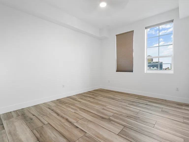 410 Evernia St #807 — Photo 19