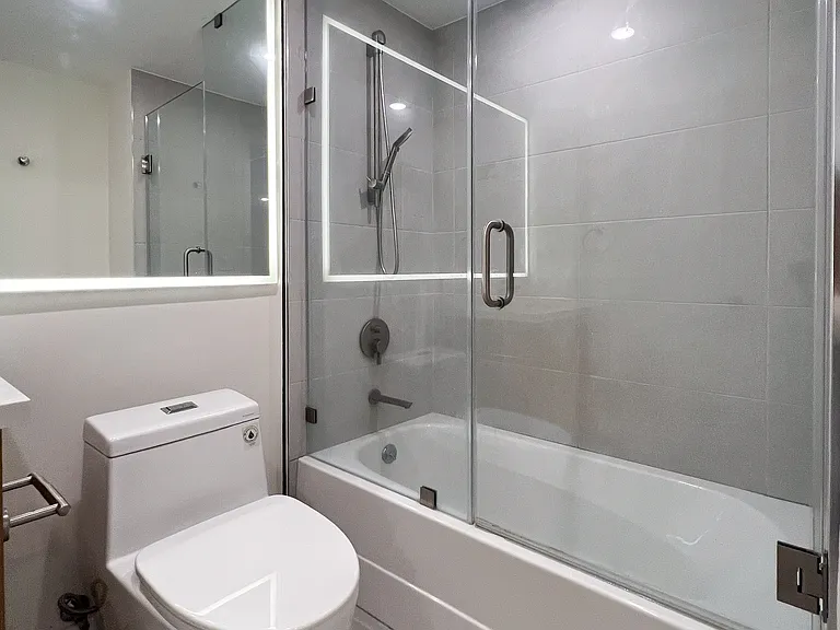 941 N Martel Ave #100B — Photo 7