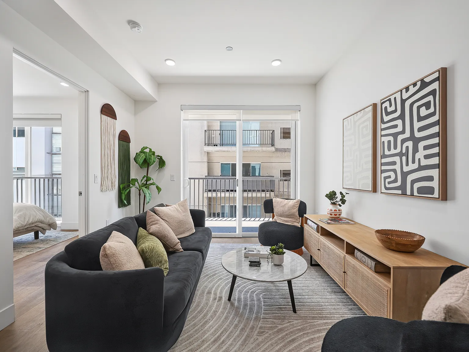 Vesper Hollywood — Photo 3