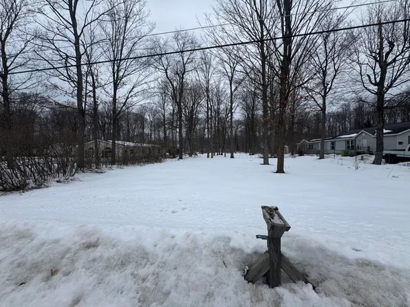 4866 Luanne Ln, Traverse City, MI 49685