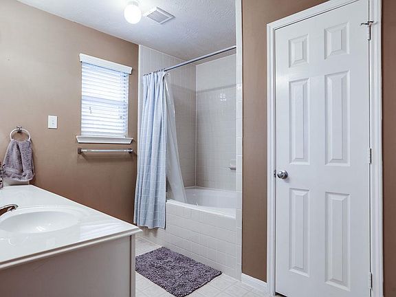 4th image of 13003 Iris Garden Ln