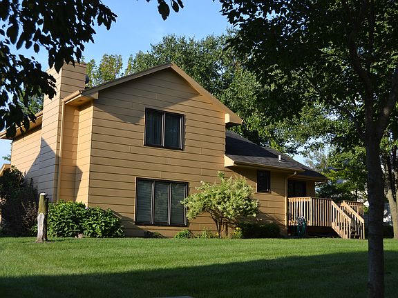 3rd image of 8117 Hickory Dr