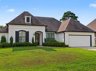 404 Golden Leaf Ct, Madisonville, LA 70447