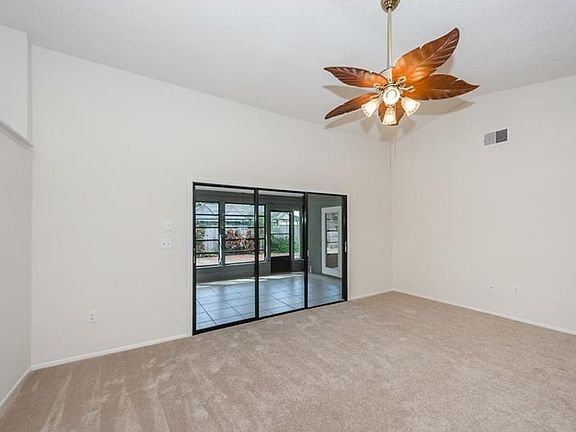 3rd image of 271 Arbor Glen Dr