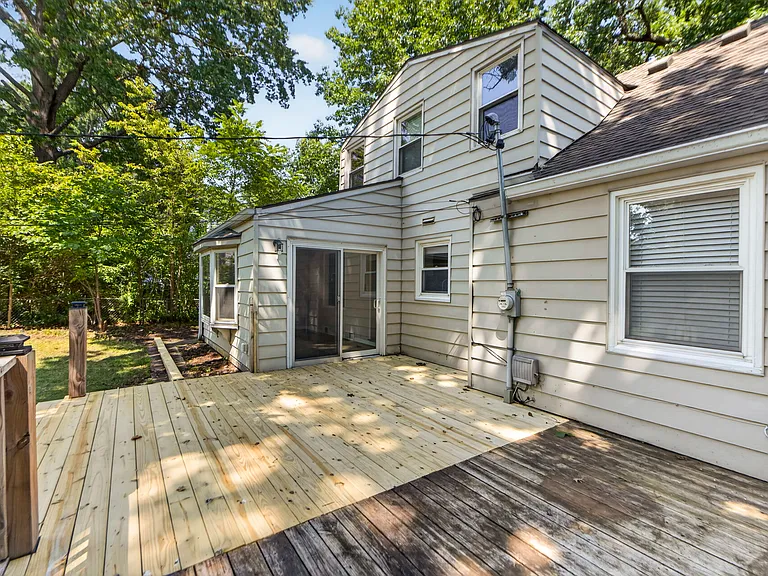 7318 Rosewood St — Photo 46