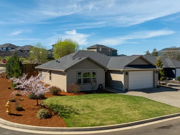 160 Braxton Ct, Roseburg, OR 97471