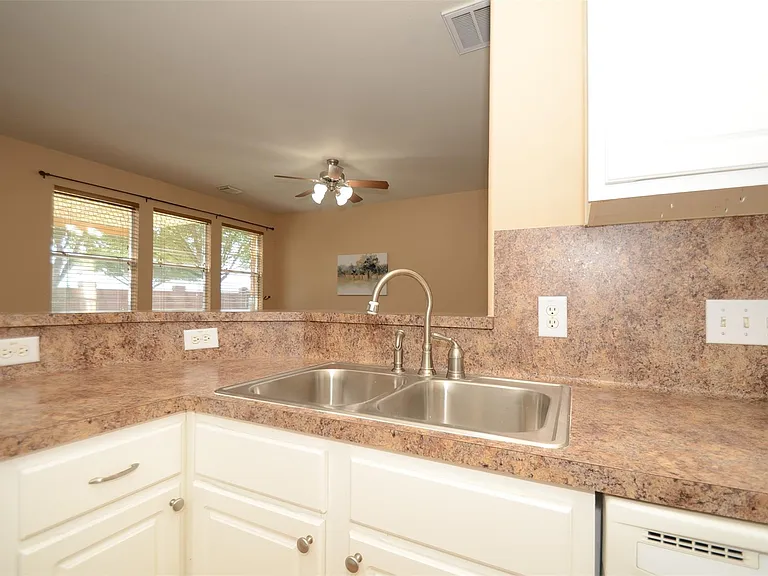 5606 Claybeck Ln — Photo 12