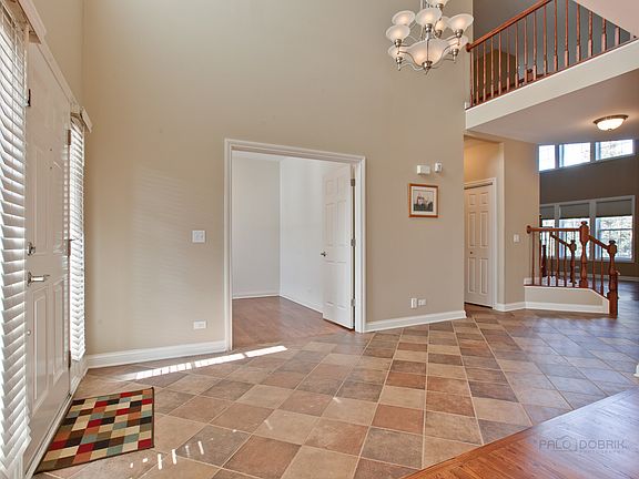 4th image of 616 Ames St