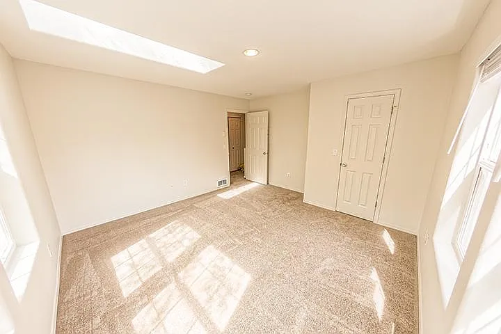 2012 NW Lovejoy St #2 — Photo 8