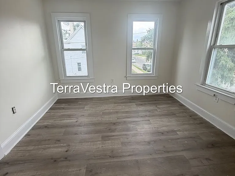 130-132 W McNeal St — Photo 13