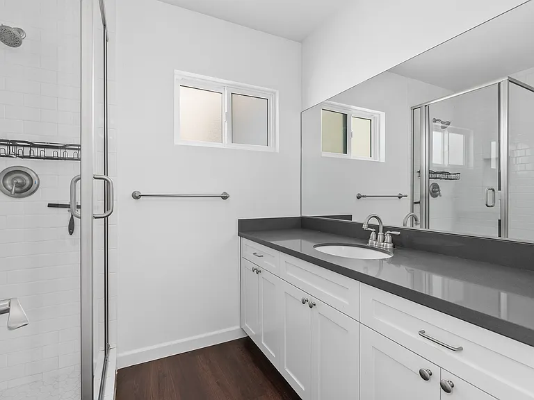 11836 Mayfield Ave #9 — Photo 14
