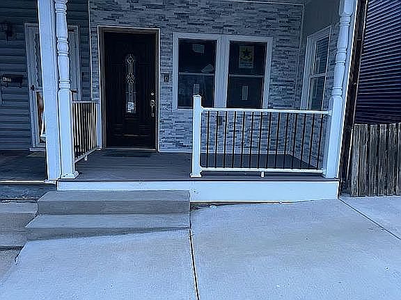 3rd image of 441 E Ridge St