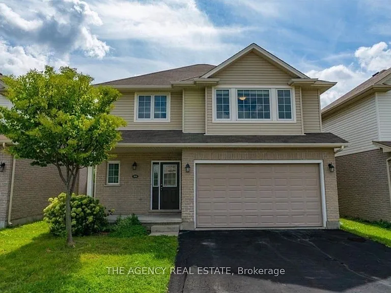 960 Bitterbush Cres #30 — Photo 1