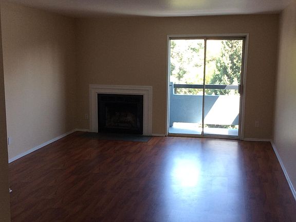2nd image of 931 Tularosa Dr APT 1