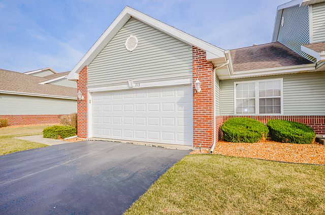 1st image of 713 Pelican Ln