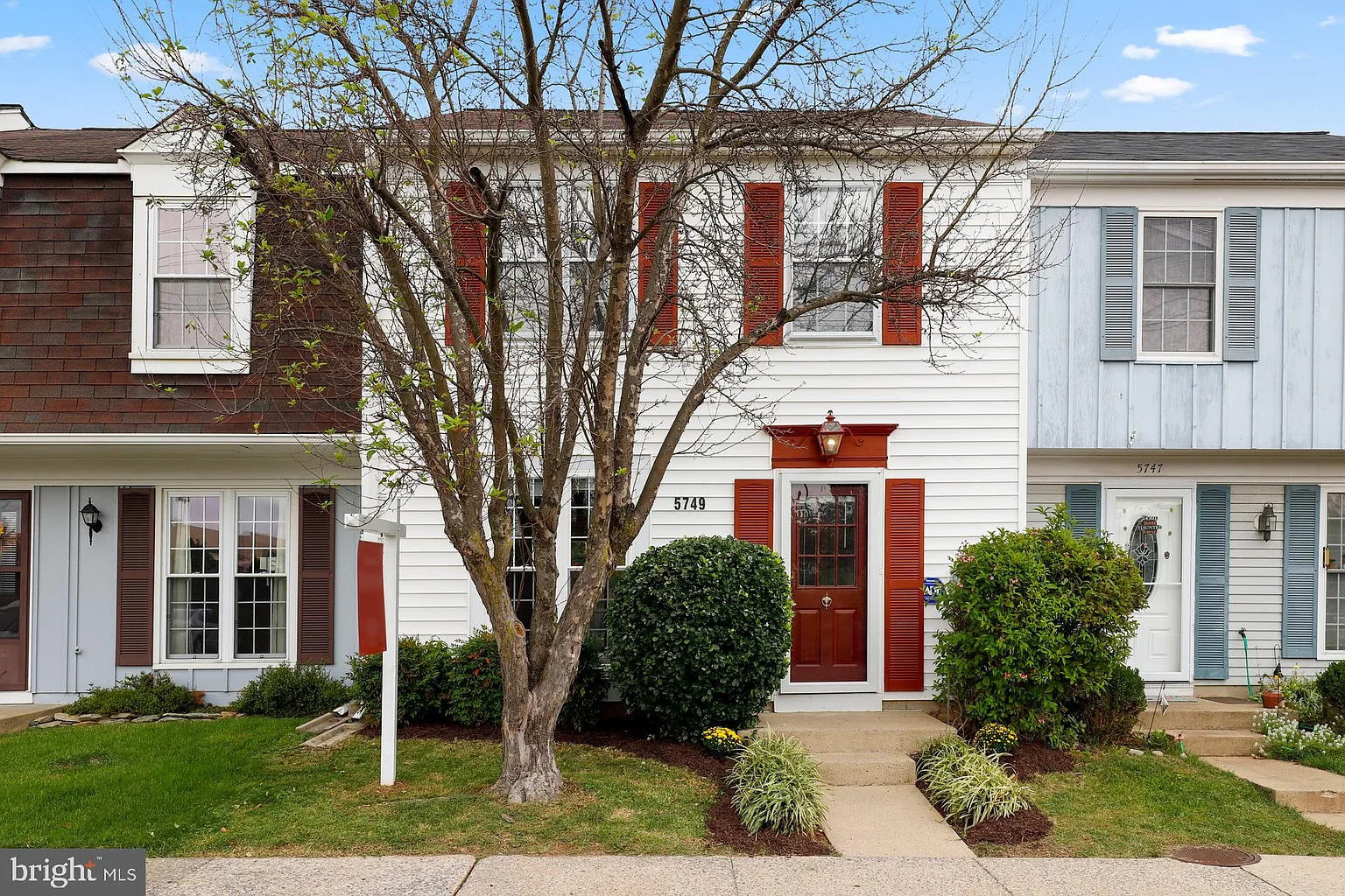 5749 Sunset View Ln photo 1