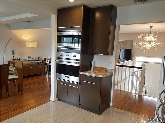 3rd image of 2526 Oak Ct