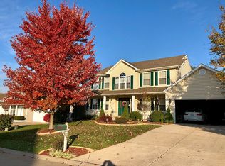 764 Oak Leaf Bluff Dr, Saint Charles, MO 63304