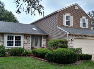 11 Ascot Ln, Streamwood, IL