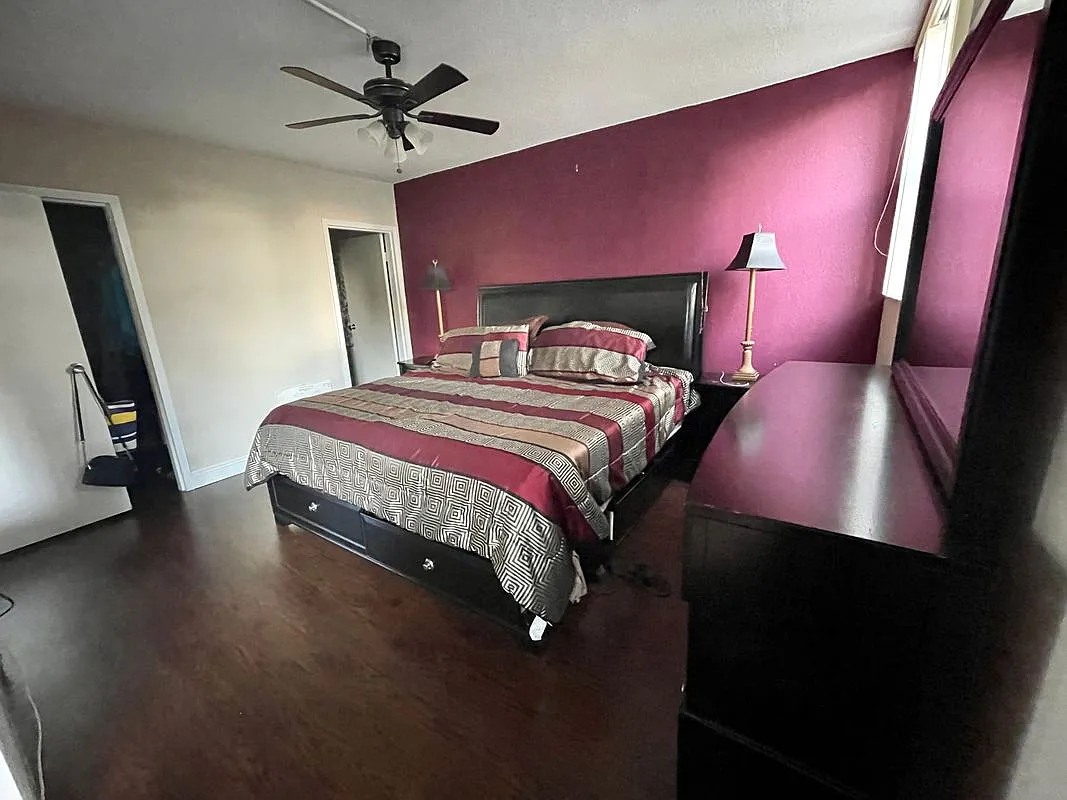 Building Photo - 8409 Forest Hills Dr #204