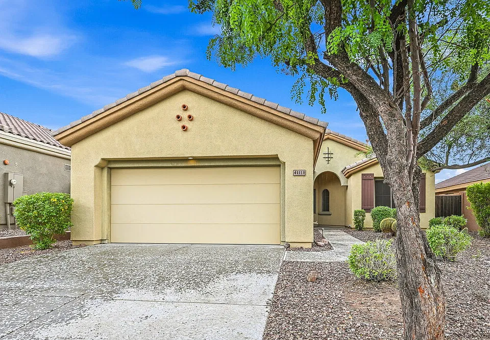 41113 N Prestancia Dr