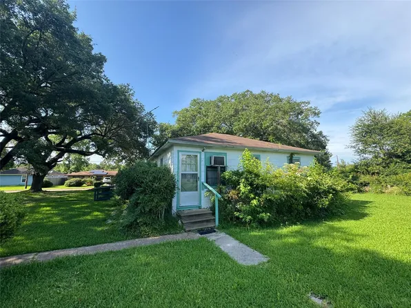 416 Baker Cir, Liberty, TX 77575