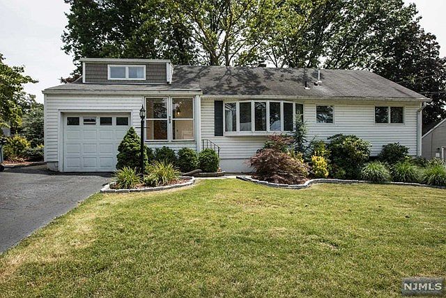 1st image of 380 Lacey Dr
