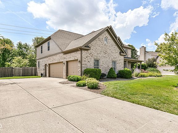 3rd image of 4273 Honeysuckle Ln