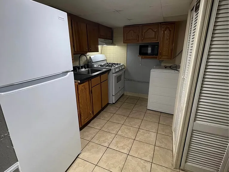 1221 Hillside Pl #G — Photo 3