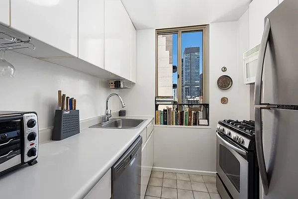 Rented by Corcoran | media 11