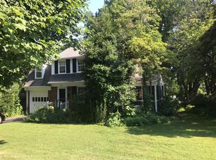 6011 Woodacres Dr, Bethesda, MD 20816