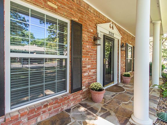 5th image of 2212 Canyonwood Dr