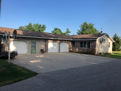 1834 180th St, Manchester, IA, 52057