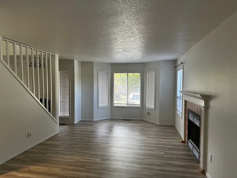 9253 SW Davies Rd — Photo 4