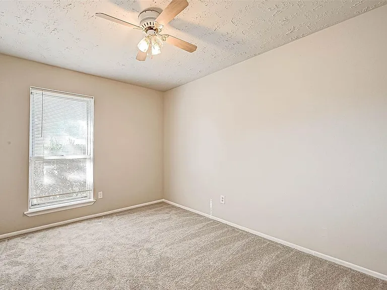 24130 Silversmith Ln — Photo 22