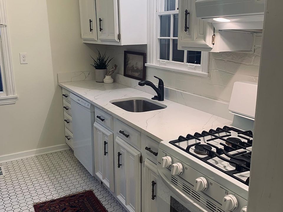 1st image of 739 Vermont Ave