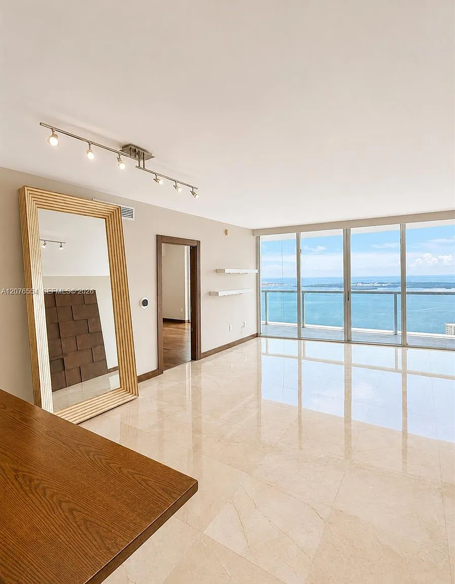 Iconbrickell Condo No 1 — Photo 2