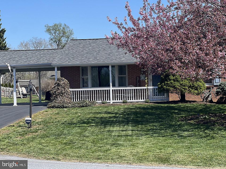 1st image of 9 Dartmouth Dr