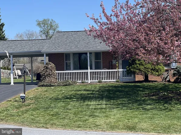 9 Dartmouth Dr, Hagerstown, MD 21742
