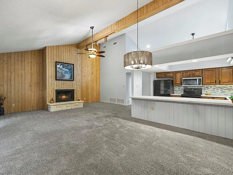 5905 Volunteer Pl — Photo 2