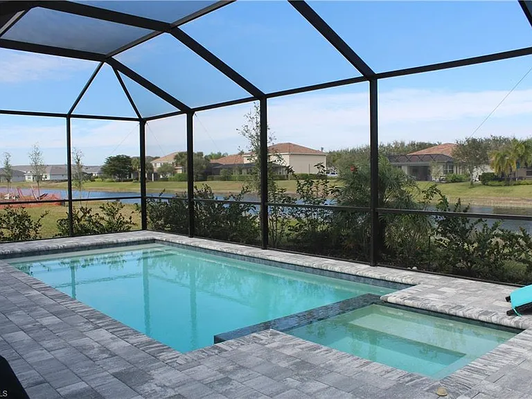 2261 Avocado Ln — Photo 20